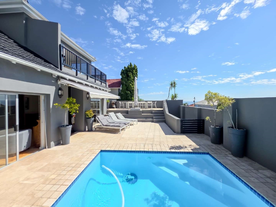 4 Bedroom Property for Sale in Fresnaye Western Cape